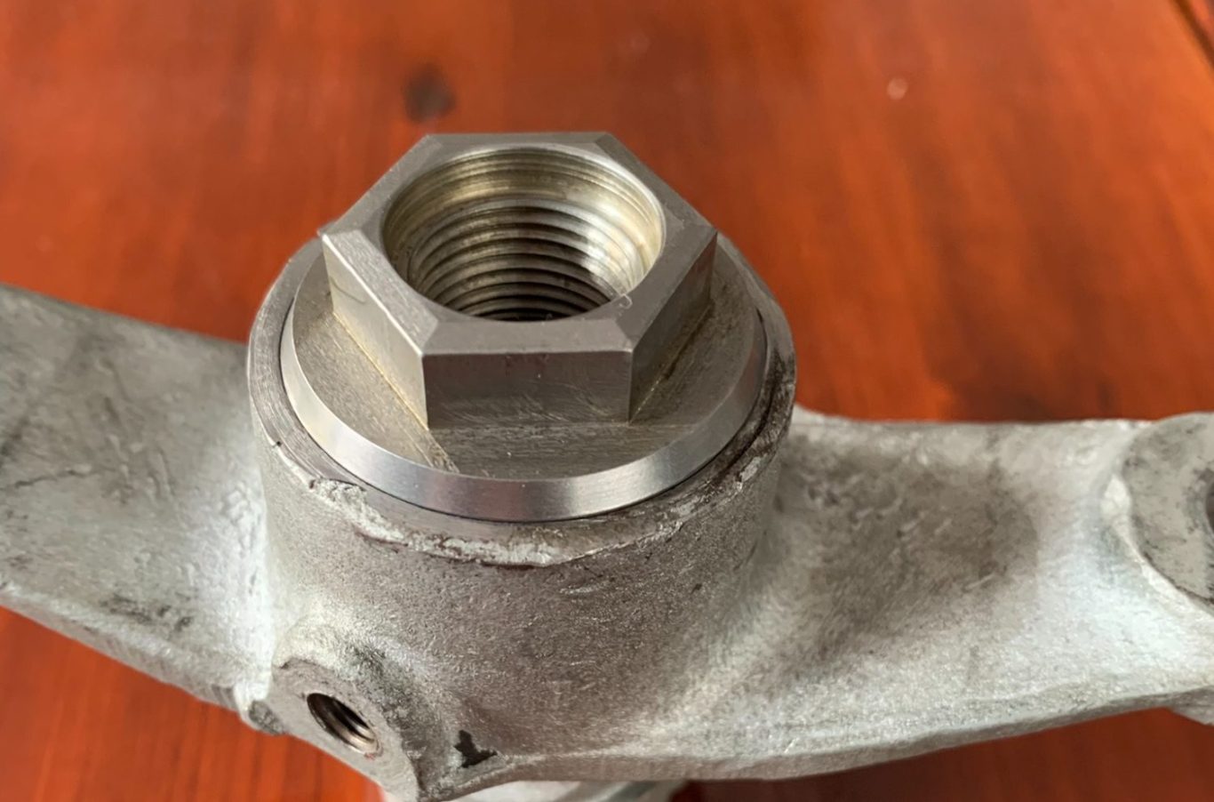 New centering nut - gearbox